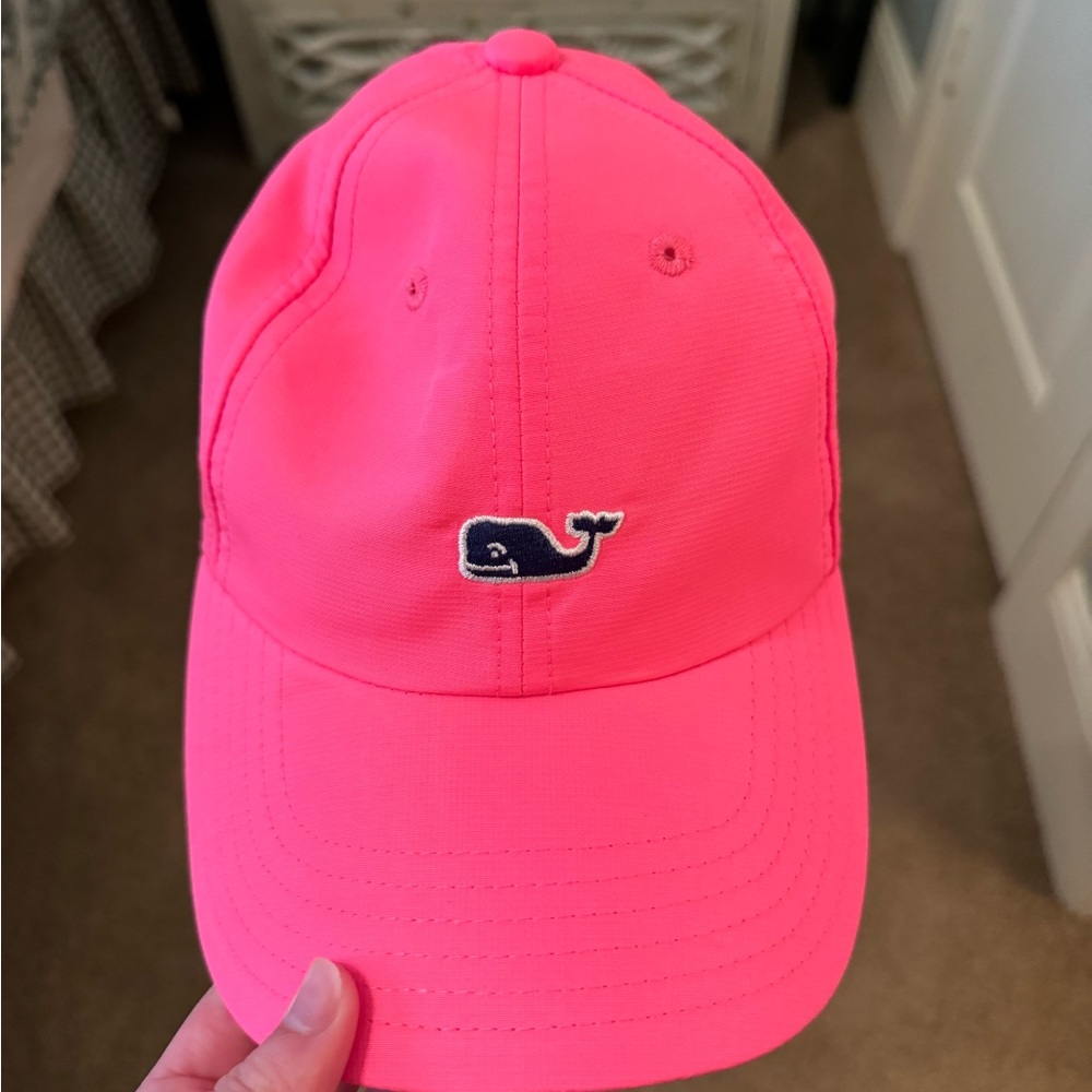 NEW NEVER WORN Hot pink Vineyard Vines logo hat